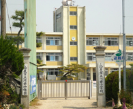 河曲幼稚園、小学校