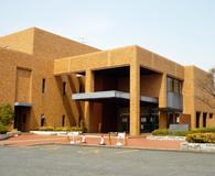 鈴鹿市立図書館